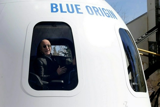 蓝色起源载人太空旅行项目获FAA批准贝索斯即将前往太空
